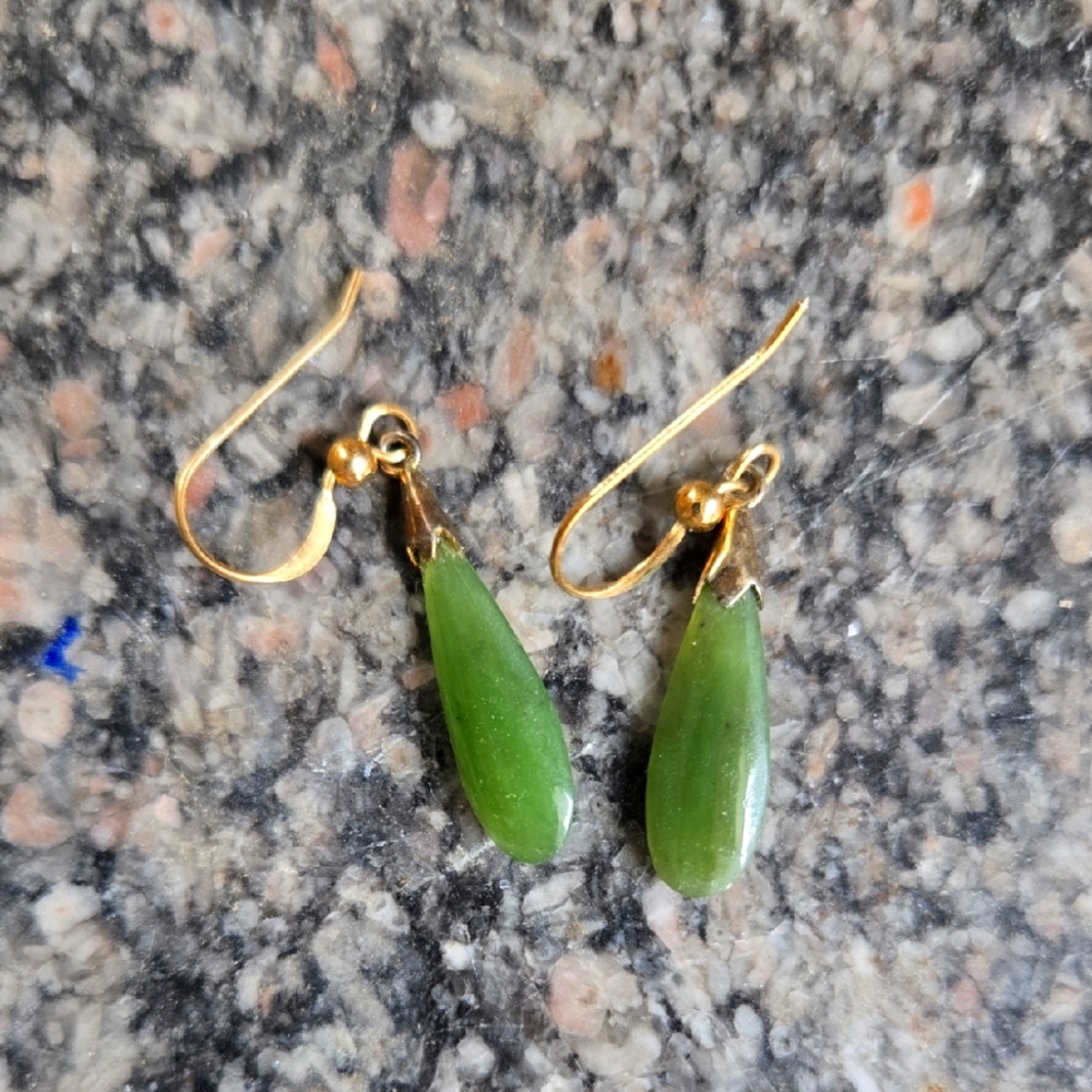 Elegant Green and Gold Teardrop Earrings